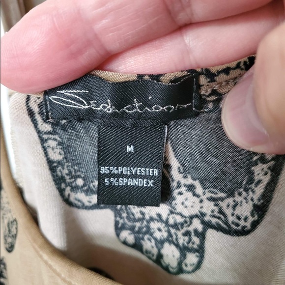 NWOT. Summer must have. Size M. Skull design. - Picture 4 of 4